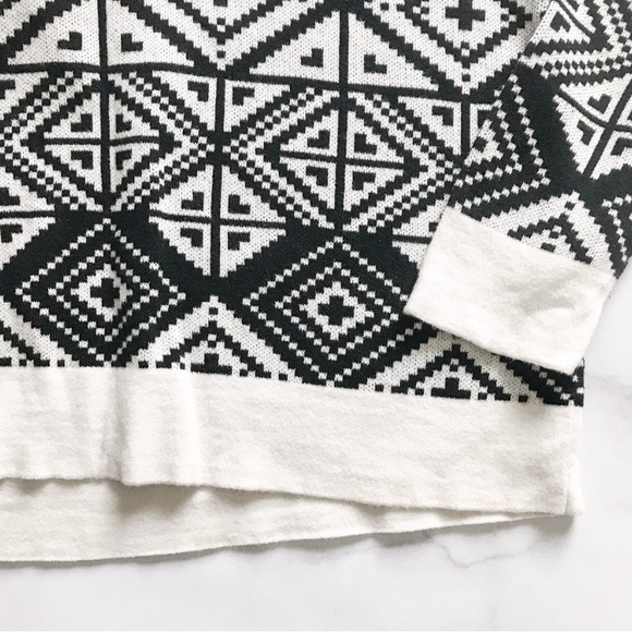 Banana Republic Aztec Style Sweater - Picture 2 of 9